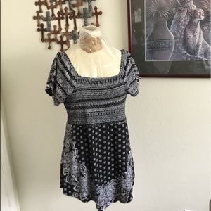 Established 1962 blouses size L